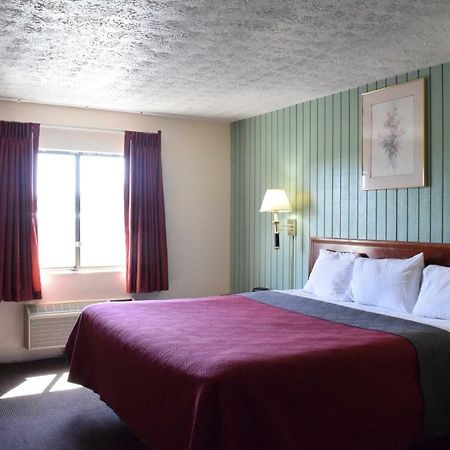 Budget Inn Ontario Ontario Center Экстерьер фото