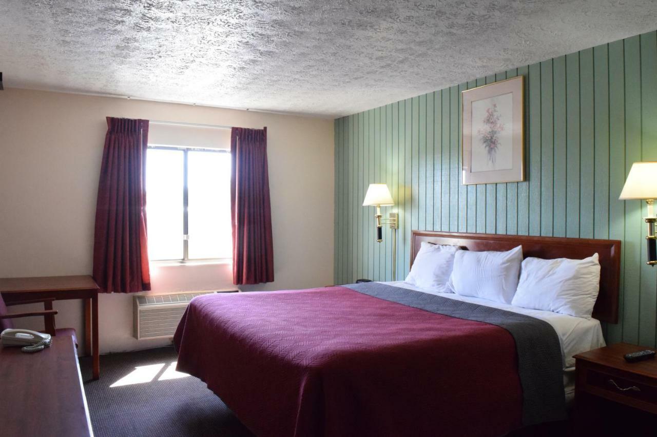 Budget Inn Ontario Ontario Center Экстерьер фото