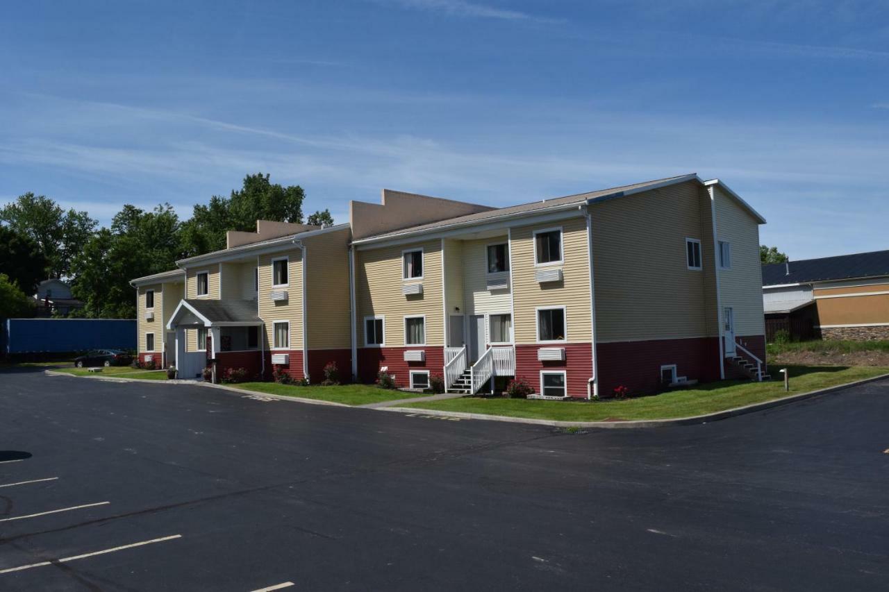 Budget Inn Ontario Ontario Center Экстерьер фото