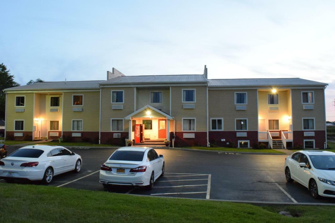 Budget Inn Ontario Ontario Center Экстерьер фото