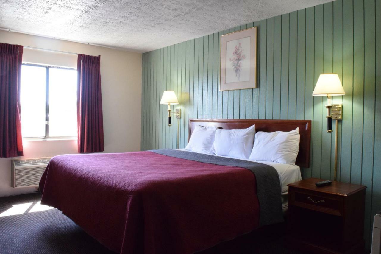 Budget Inn Ontario Ontario Center Экстерьер фото