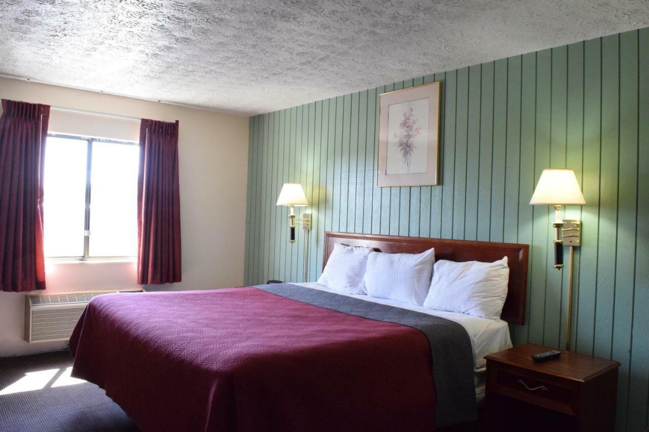 Budget Inn Ontario Ontario Center Экстерьер фото
