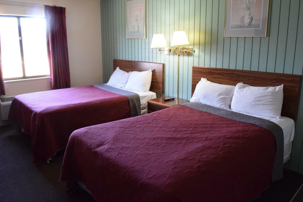 Budget Inn Ontario Ontario Center Экстерьер фото